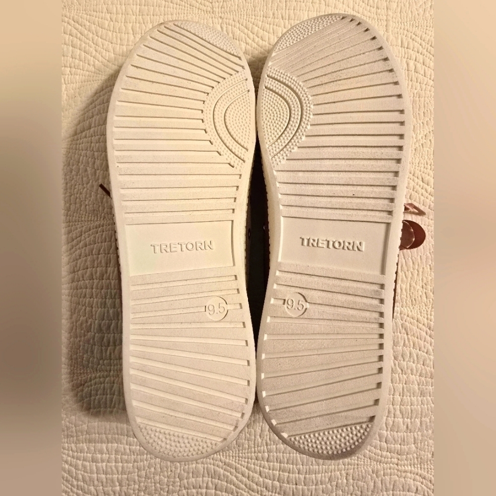 NWT Tretorn Ladies Blush Velvet Sneakers - Picture 6 of 8